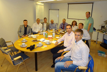Seminaari suurten tukkuostajien johtajien kanssa